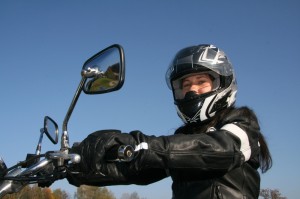 Motorradhelme tragen – eine sinnvolle Pflicht